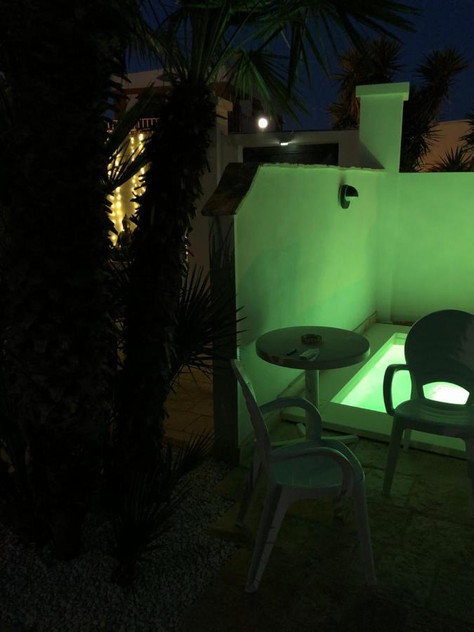 Le Due Pigne (Adults Only) Vila Taranto Exterior foto
