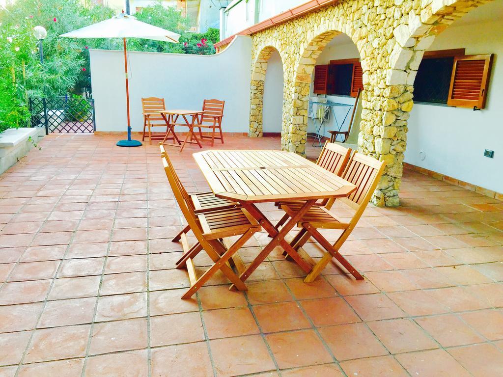 Le Due Pigne (Adults Only) Vila Taranto Exterior foto
